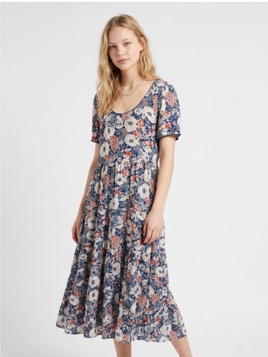 NATURAL LIFE Dresses & Skirts - NATURAL LIFE Navy Floral Midi Dress with Cream and Coral Accents